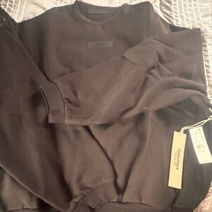 Essentials fear of God sweatshirt